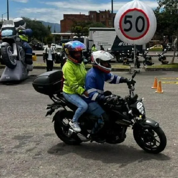 Motociclista, en nota sobre último curso que darán gratis en Bogotá
