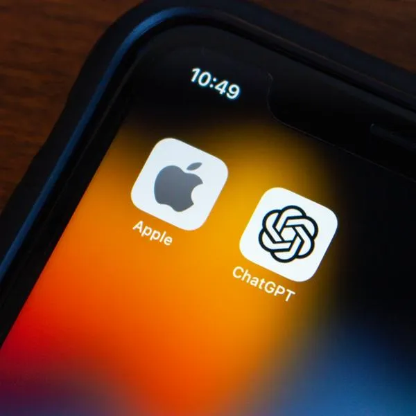 Imagen de referencia de aplicaciones de Apple y ChatGPT.