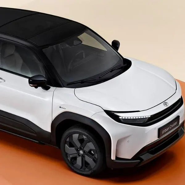 Toyota Urban Cruiser, presenta nueva camioneta eléctrica que costaría 115 millones de pesos colombianos y que competirá con Kia y Hyundai. 