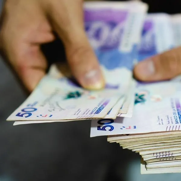 Prima de Navidad: ¿ahorro, inversión o pago de deudas? Esto recomiendan expertos