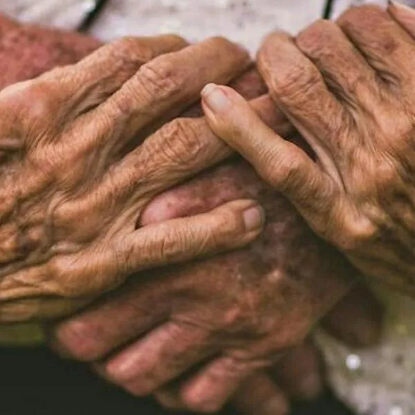 Pareja de 100 y 102 años rompe Récord Guinness: los recién casados más viejos del mundo
