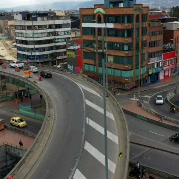 La zona de la Autopista Sur con carrera 68 será intervenida por obras. Autoridades sugieren tomar desvíos para evitar tráfico lento y pesado.