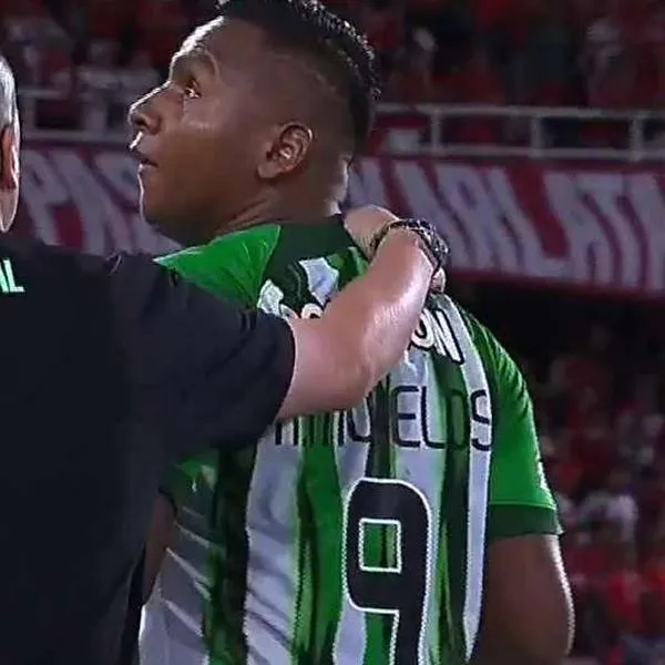 Foto de Alfredo Morelos, en nota de qué pasó con Alfredo Morelos de Nacional en ataque de hincha de América en Copa
