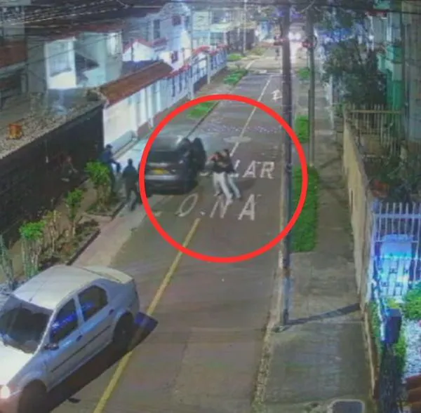 Bogotá hoy: mujer fue herida por ladrones que intentaron robarle camioneta