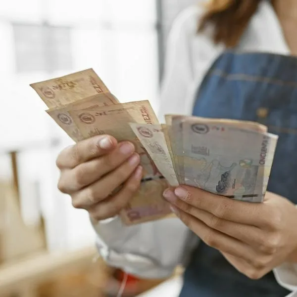 Alza del salario mínimo en Colombia se conciliará el miércoles, dice mintrabajo
