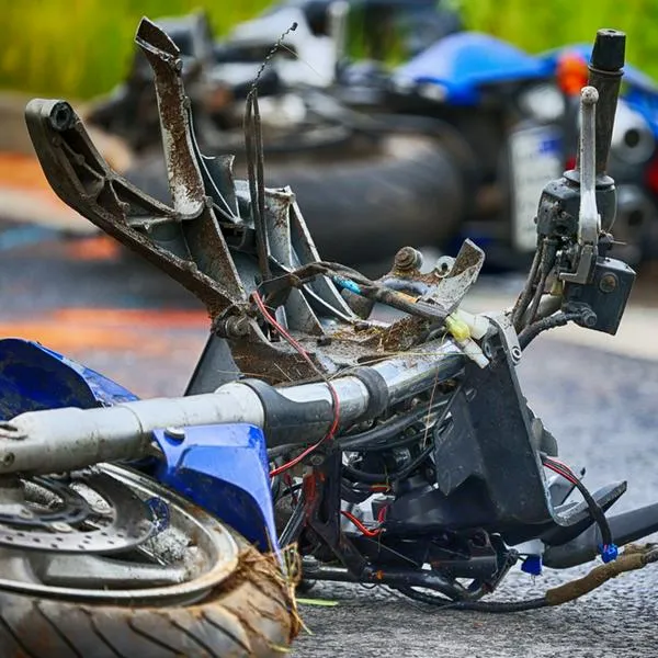 Accidente en avenida Boyacá hoy: motociclista murió atropellada por camión