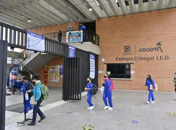 ¿Solicitaste cupo escolar para 2025? Ya puedes consultar las asignaciones 👇🏻  