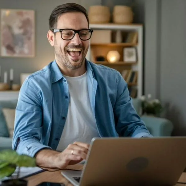 Trabajo remoto en Colombia: empresas abren vacantes para profesionales con sueldos de hasta $8'000.000 con bonificaciones en dólares. 