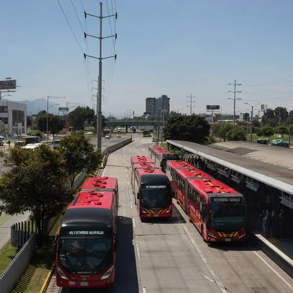 Una investigación hecha por la Universidad Manuela Beltrán afirmó que el sonido que producen los buses son muy excesivos de acuerdo a recomendación de la OMS.