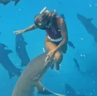 'Influencer' grabó el momento cuando tiburón la mordió y video es viral