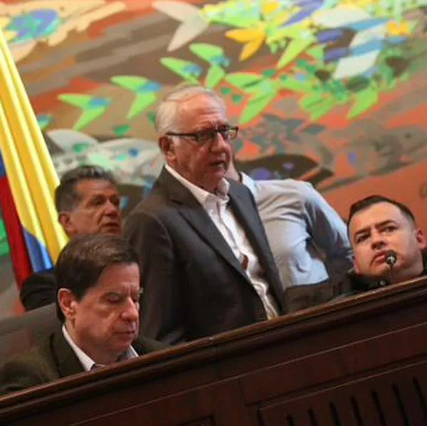 Reforma a la salud: Petro salió a explicar presencia de ministros en debate