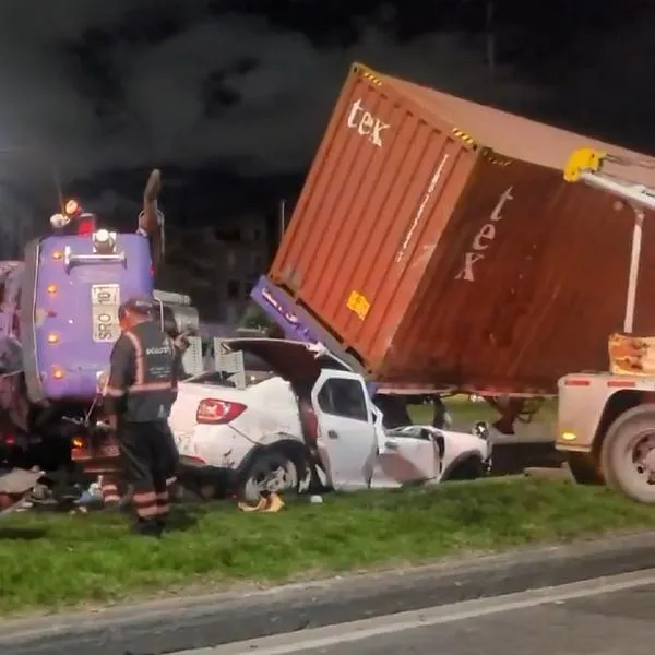 Trancón en Bogotá hoy en la Av. Boyacá, Av. Esperanza y más por accidente