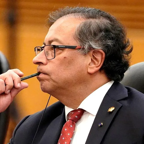 Gustavo Petro llega a desaprobación del 60 % según encuesta Invamer