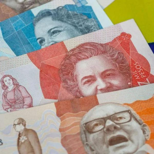 Salario mínimo 2025: el Gobierno de Gustavo Petro anunciaría un aumento del 9 % para un total de $1’417.000 en 2025, si no hay acuerdo.