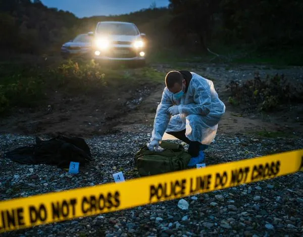 Apuñalado y abandonado: investigan muerte de adulto mayor encontrado en el barrio Suramericana de Medellín
