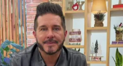 Marcelo Cezán se despide llorando de Bésame. Se va por su esposa e hijo