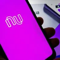 Nubank en Colombia sorprendió al anunciar nuevas reglas para los usuarios de tarjetas de créditos y débito. Compromente datos personales.