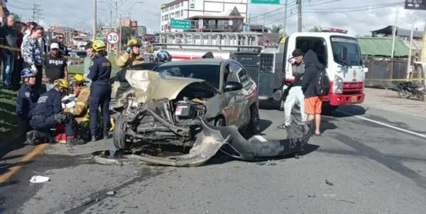 Accidente vía Medellín-Bogotá dejó seis heridos de gravedad y fuerte trancón