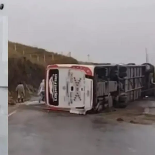 Accidente bus Copetran vía Cucúta-Bucaramanga, dejó 7 heridos y gran trancón