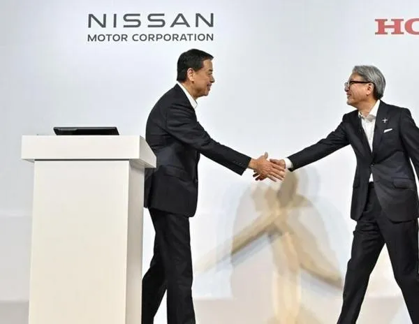 Los fabricantes automotrices Nissan y Honda se preparan para fusionar