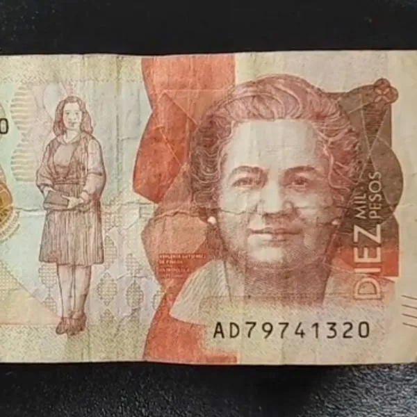 Billete de 10.000 pesos con error que aumenta su valor