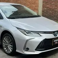 Carro Toyota Corolla híbrido tendrá una versión más económica en menos de 100 millones de pesos, según anunció la marca en Brasil.