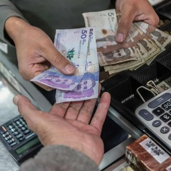en nota de por qué aumento de salario mínimo en Colombia alto puede ser malo: datos claves