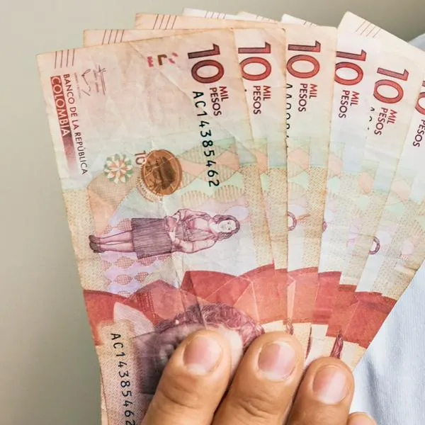 Salario mínimo de 2025 en Colombia y si este ha subido 50 % desde el 2021