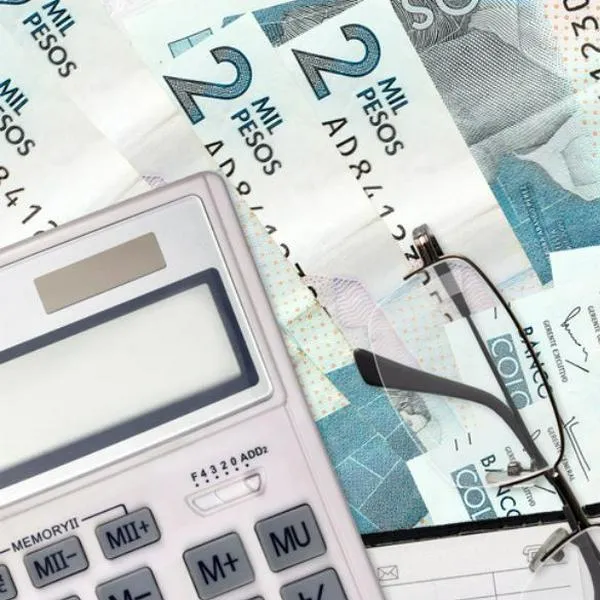 Por el nuevo salario mínimo en Colombia, los trabajadores deberán aportar un 8% para salud y pensión en 2025, equivalentes a $113.880.