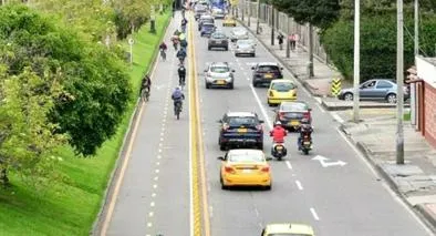 Novedad con el pico y placa en Bogotá iniciando el 2025: todos los carros saldrán 3 días de la semana por el cambio de mes. El primero de enero es festivo.