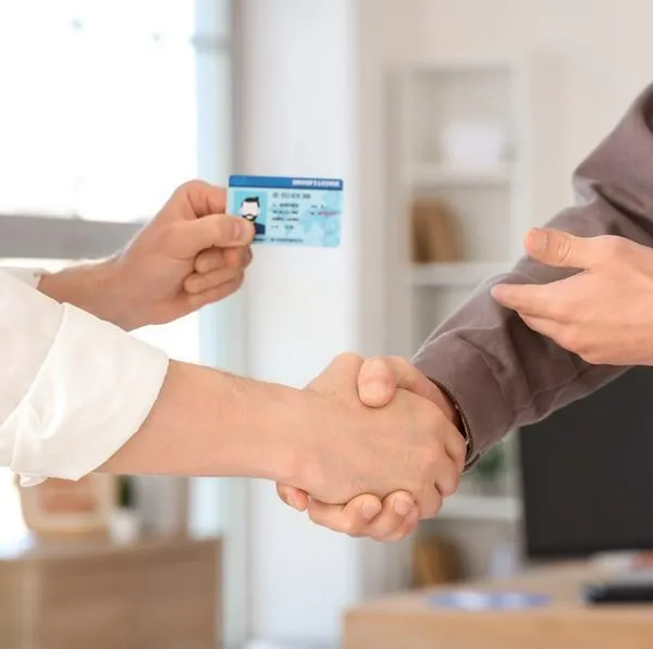 ¿Cómo saber si tiene que renovar la licencia de conducción en el 2025?