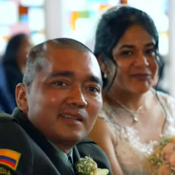 Policía con tumor cerebral cumple sueño de casarse y se hace viral