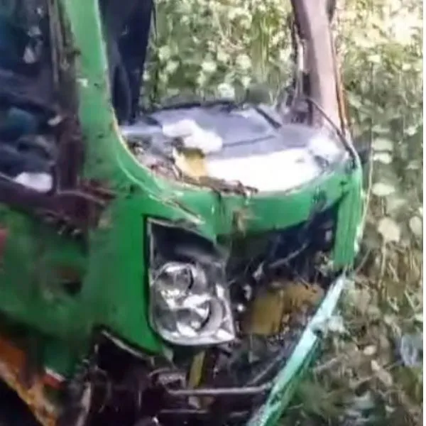 Accidente de bus en Caparrapí dejó seis personas heridas.
