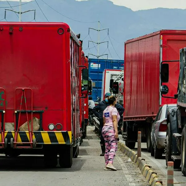 Camioneros advierten con paro iniciando 2025 si Gobierno sube precio del diésel
