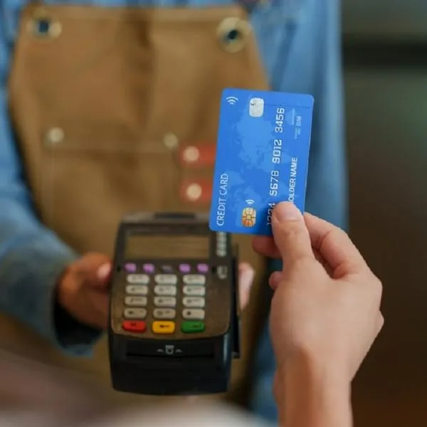 Datacrédito con póliza a tarjetas de crédito en Colombia y evitar fraudes