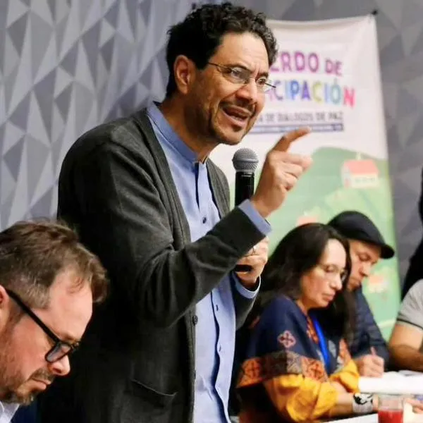Iván Cepeda propone proyecto de ley que baje sueldo a senadores en 2025