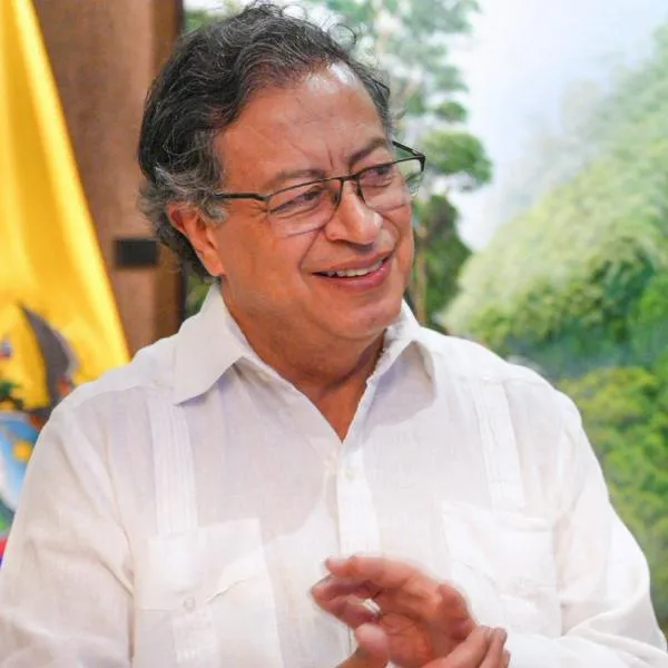 Gustavo Petro causó polémica por su mensaje de feliz año 2025