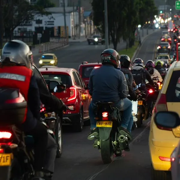 Motos en Colombia seguirán sin pagar peajes y no tendrán pico y placa.