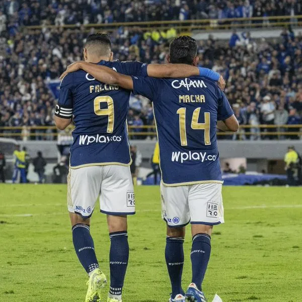 Imagen de Falcao y Mackalister Silva.