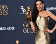 Sonrisas en los Globos de Oro, muecas entre bastidores: Hollywood se enfrenta a una crisis