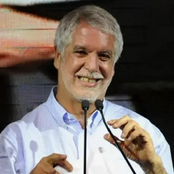 Enrique Peñalosa criticó a Petro por culparlo de racionamiento en Bogotá 