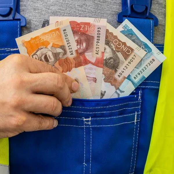 Cuánto gana al día un trabajador que devenga un salario mínimo en 2025