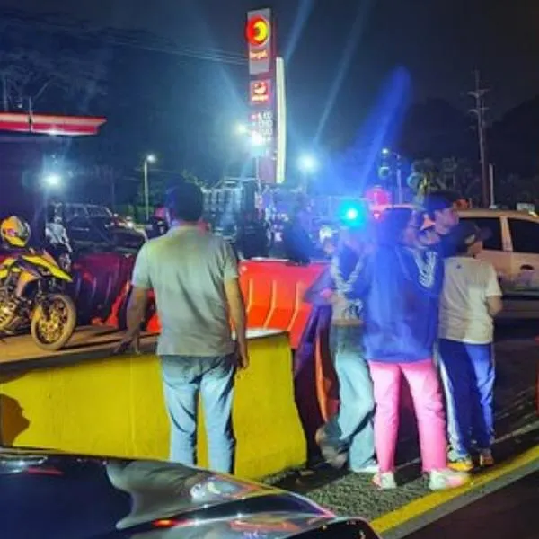 Taxistas de Villavicencio bloquean importante vía y piden seguridad