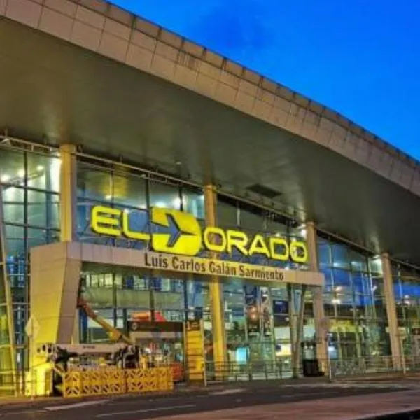 Aerocivil lanza una dura advertencia por vuelos que se retrasarían en el aeropuerto El Dorado debido a una densa capa de niebla. 