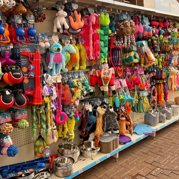 Sicariato en Usaquén, norte de Bogotá: trabajador fue asesinado en una tienda de mascotas durante su jornada laboral. 