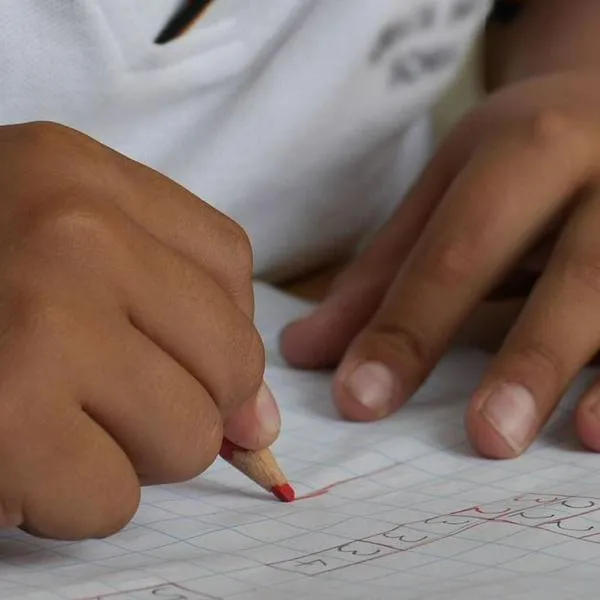 Jornada escolar en Colombia podría tener cambio fundamental que beneficiaría a estudiantes