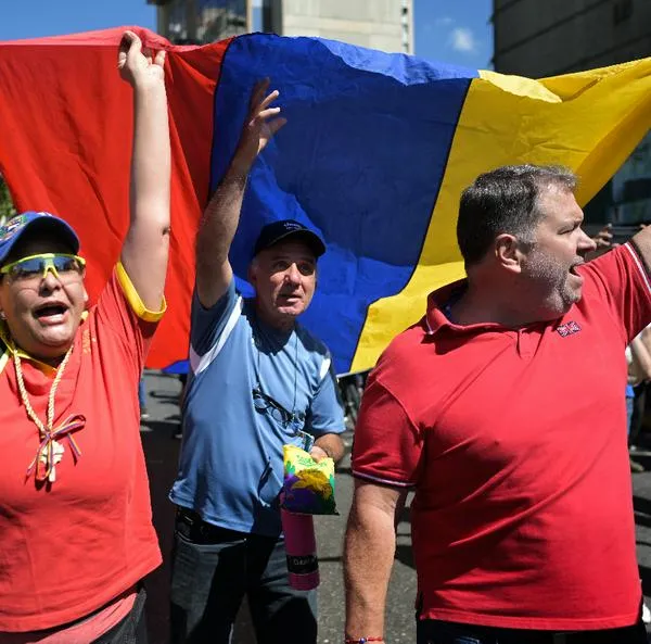 Masiva salida en marchas contra Nicolás Maduro en Venezuela, aunque la Policía amedentra a los manifestantes. Hay tensión en ese país. 