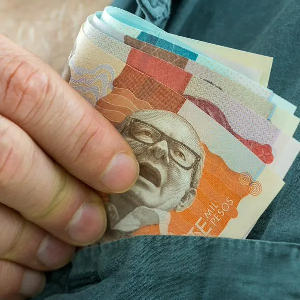Salarios altos (integrales) en Colombia: de cuánto es descuentos para los aportes a pensión y salud en 2025. Estas son las cuentas.