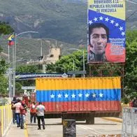 Venezuela ordena el cierre de fronteras con Colombia por la posesión de Nicolás Maduro y dice que hay 