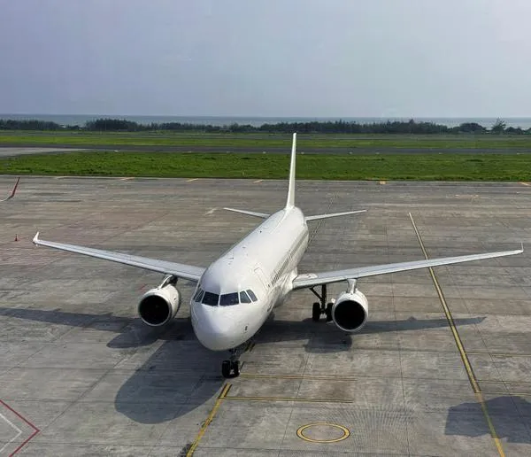 Venezuela abre espacio aéreo con Colombia tras restricción por posesión presidencial